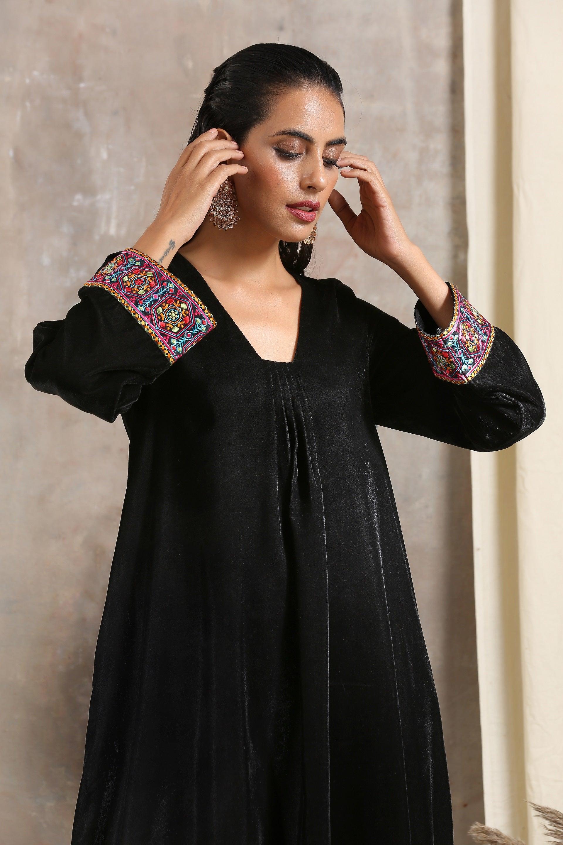 trueBrowns Black Velvet Embroidered Lace Kurta