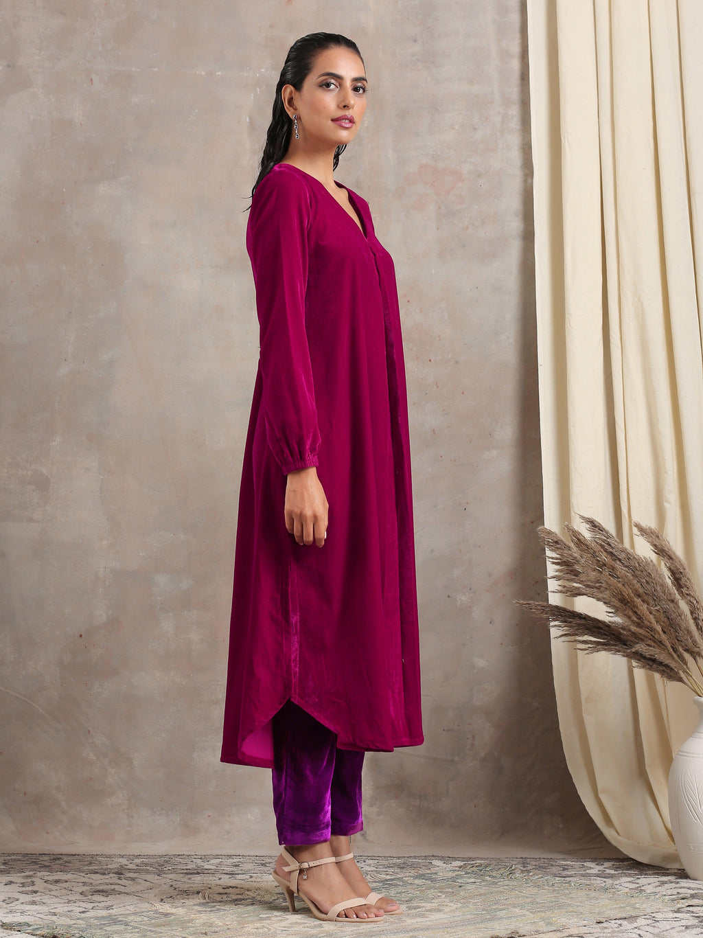 trueBrowns Pink Velvet Pleated Kurta