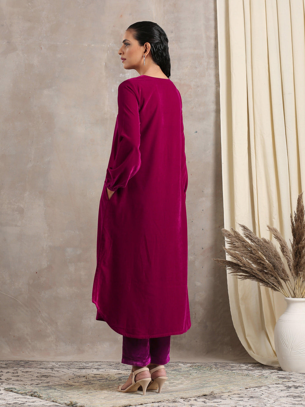 trueBrowns Pink Velvet Pleated Kurta