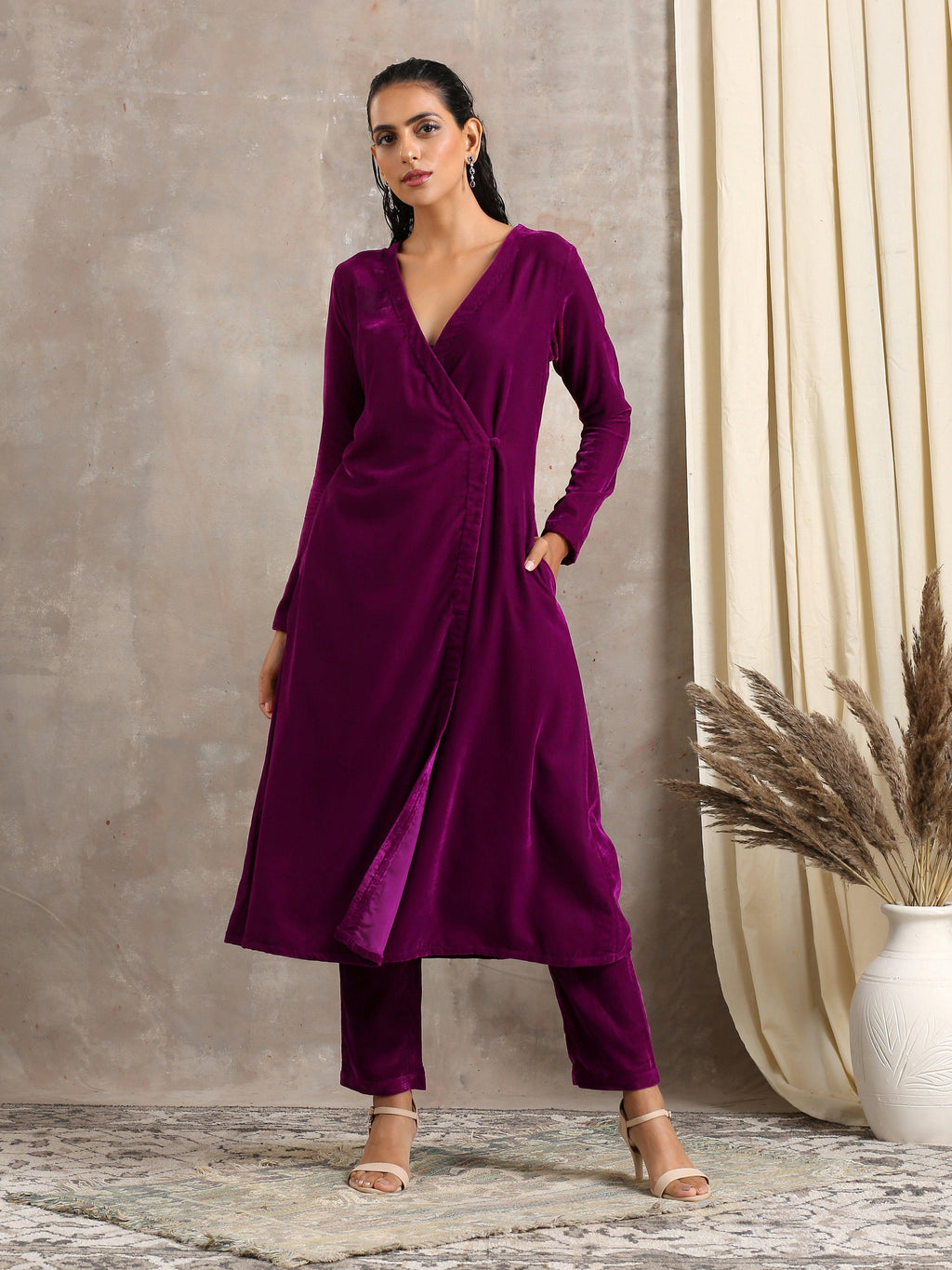 trueBrowns Wine Velvet Angrakha | Relove