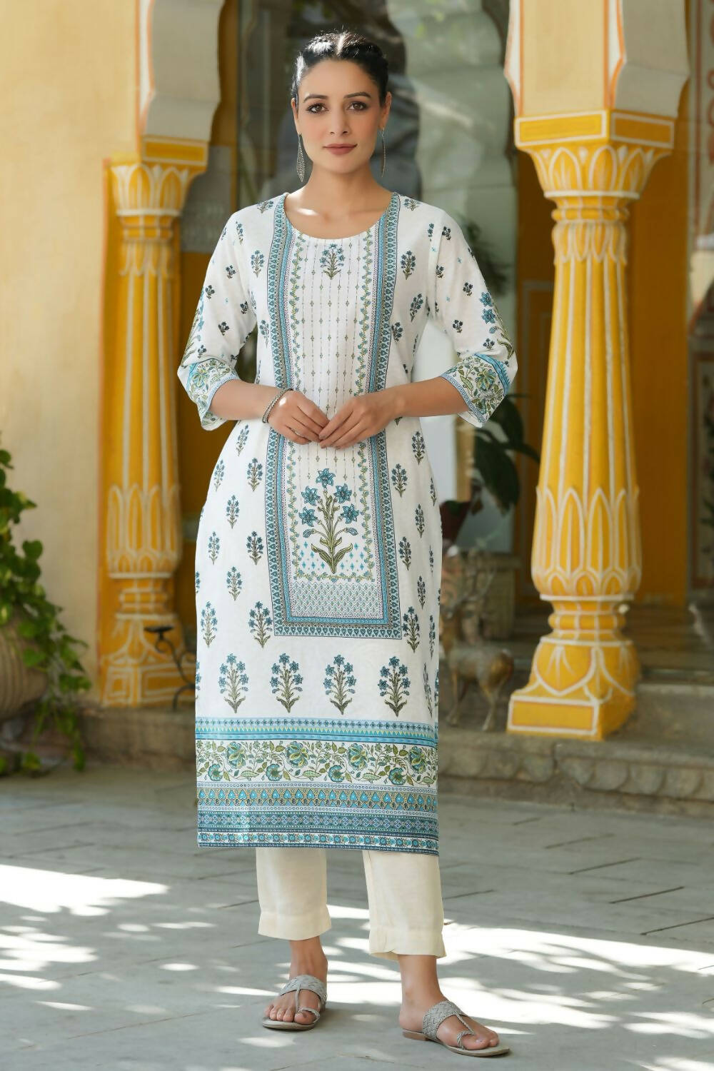 Juniper Women's Blue Printed Straight Kurta