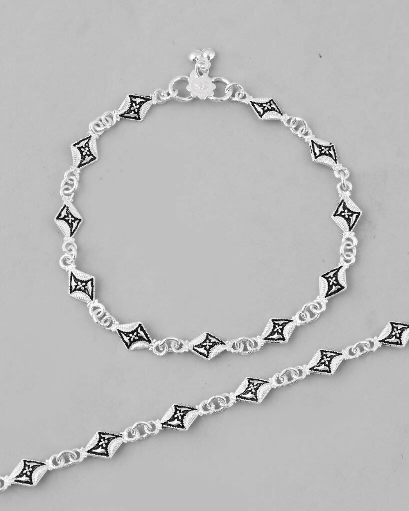 VOJ Set of 2 Silver Plated Designer Stainless Steel Anklet