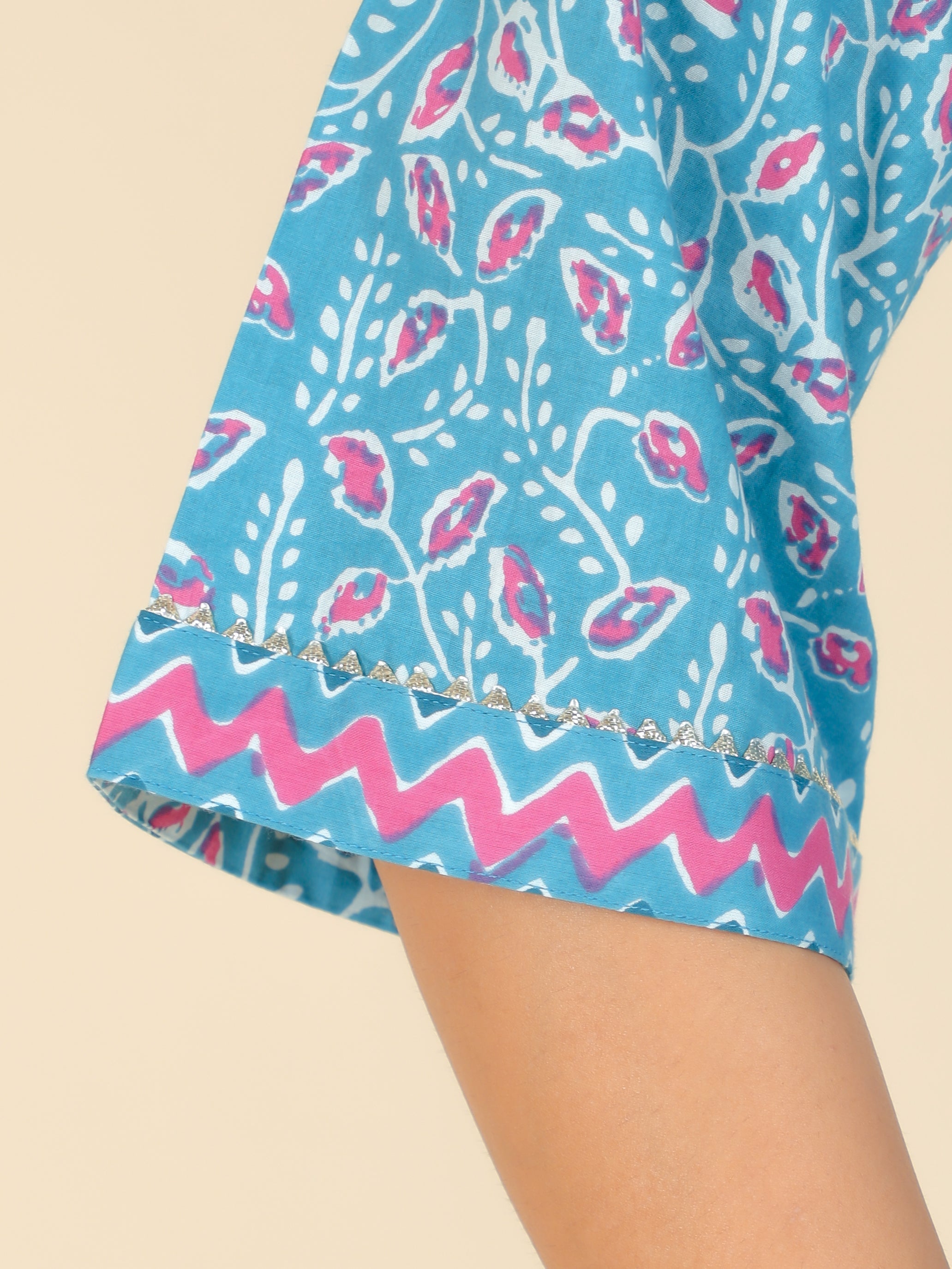 Aramya Straight Soft Cotton Floral Print Women's Kurta - Blue