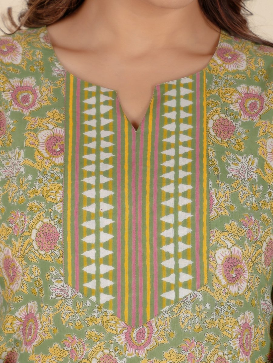 Aramya Straight Soft Cotton Floral Print Women's Kurta Set - Green