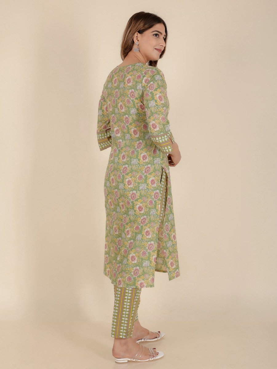 Aramya Straight Soft Cotton Floral Print Women's Kurta Set - Green