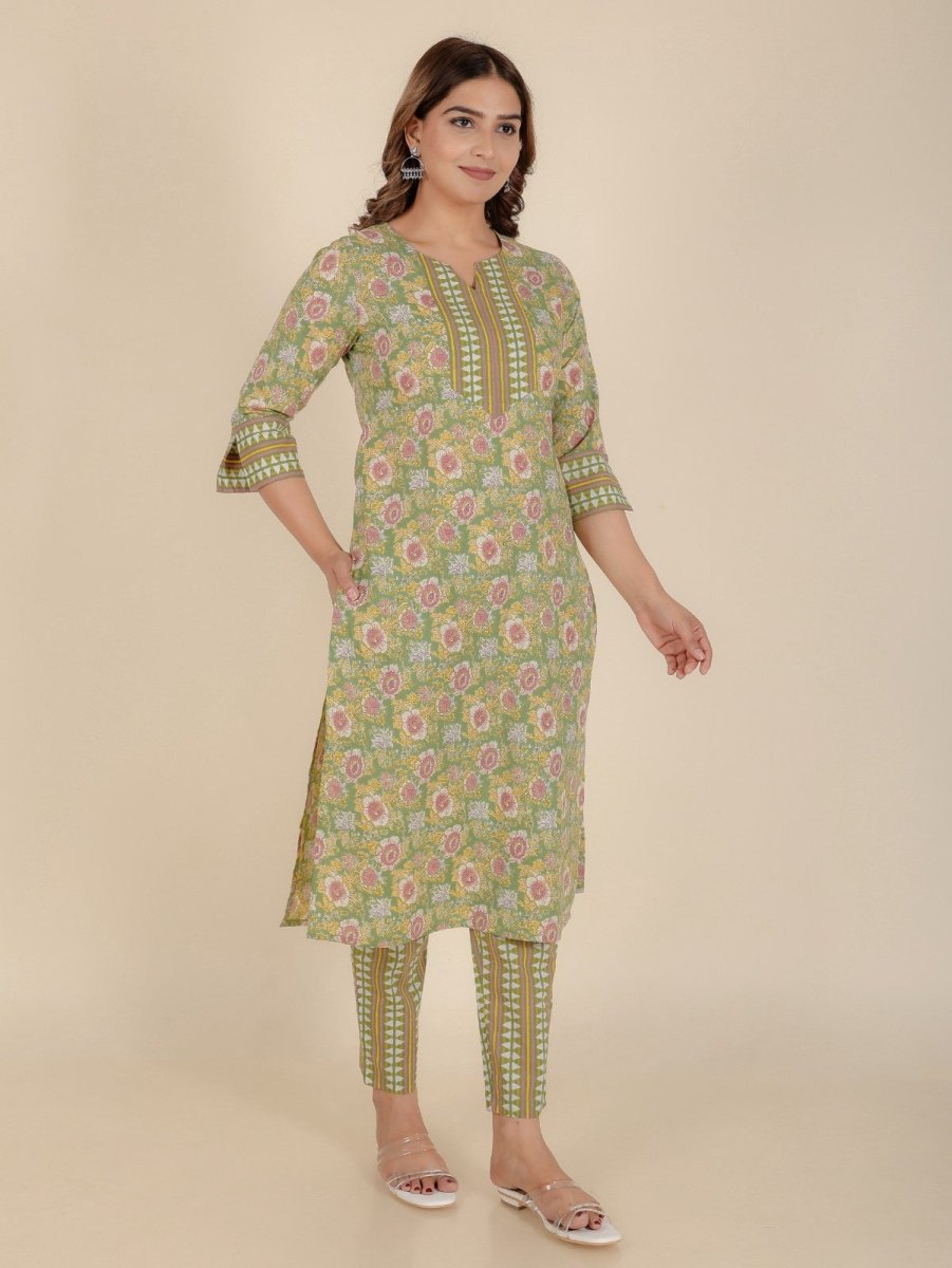 Aramya Straight Soft Cotton Floral Print Women's Kurta - Green