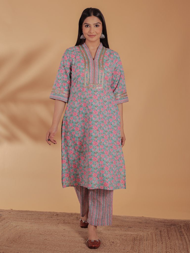 Aramya Straight Soft Cotton Floral Print Women's Kurta - Multicolor