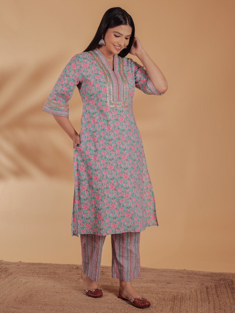 Aramya Straight Soft Cotton Floral Print Women's Kurta Set - Multicolor