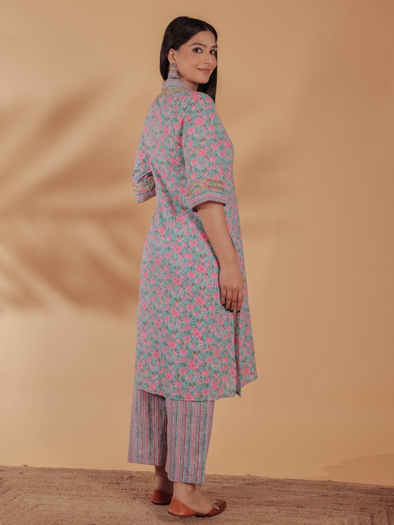 Aramya Straight Soft Cotton Floral Print Women's Kurta - Multicolor