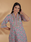 Aramya Straight Soft Cotton Floral Print Women's Kurta - Multicolor