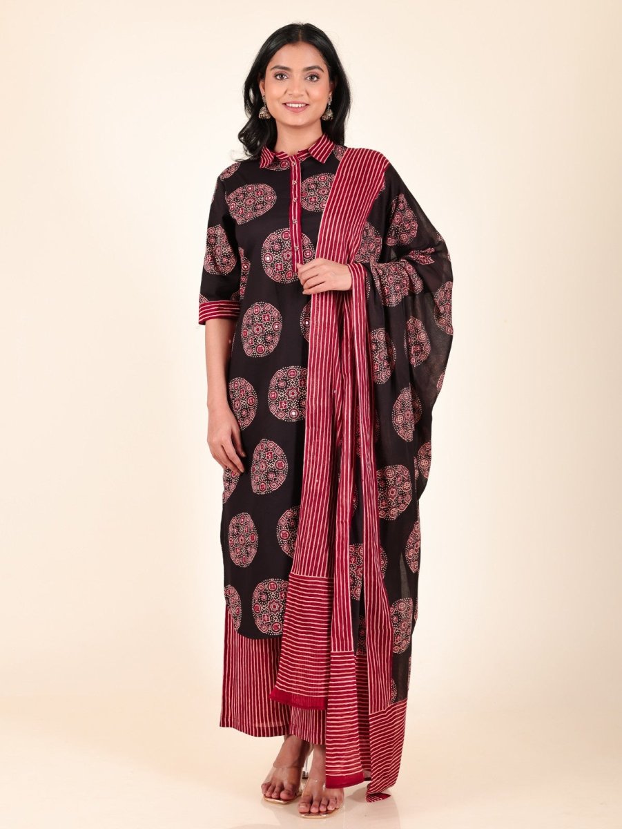Aramya Pathani Soft Cotton Ajrakh Print Women's Kurta - Black