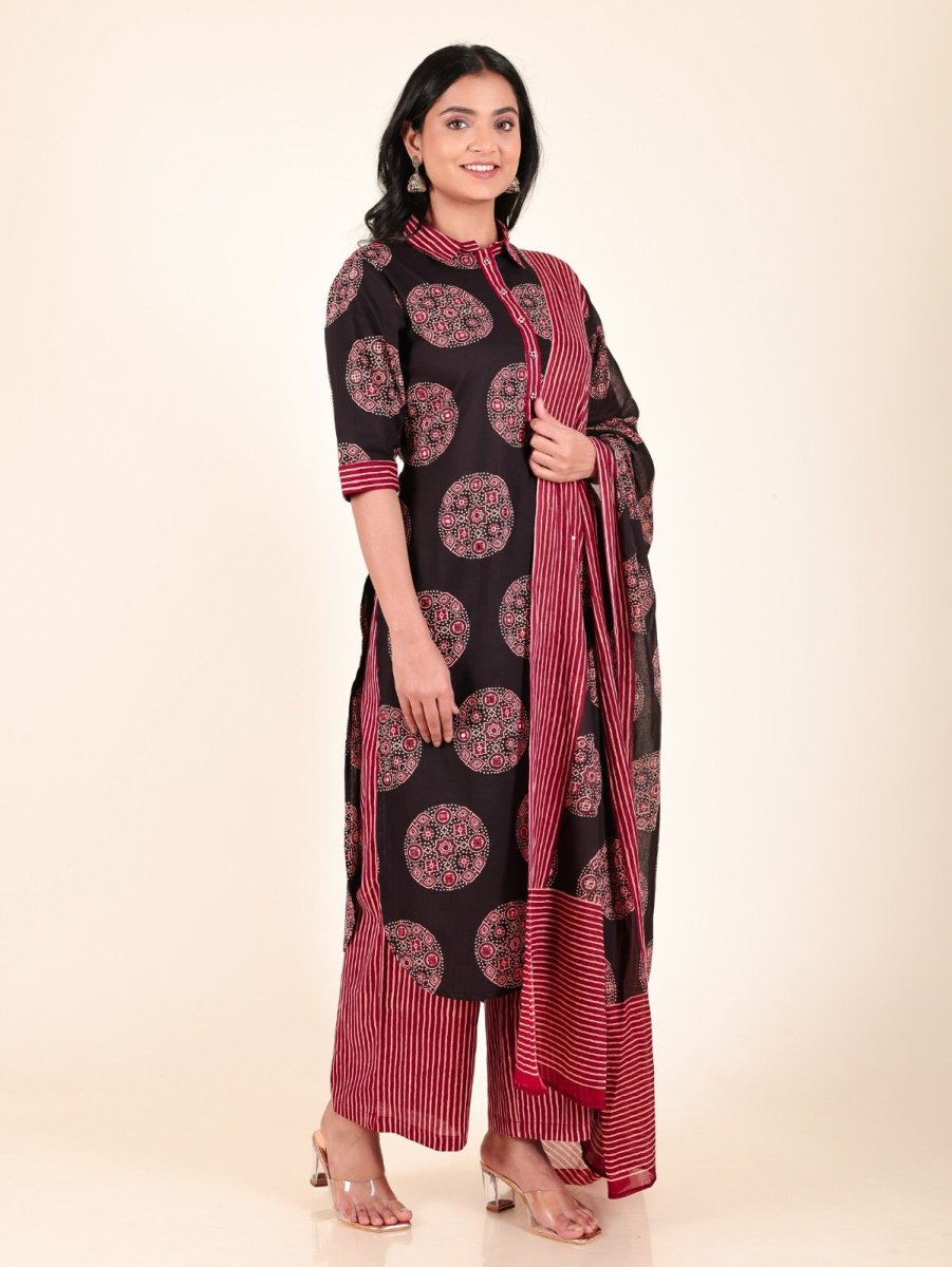 Aramya Pathani Soft Cotton Ajrakh Print Women's Kurta - Black