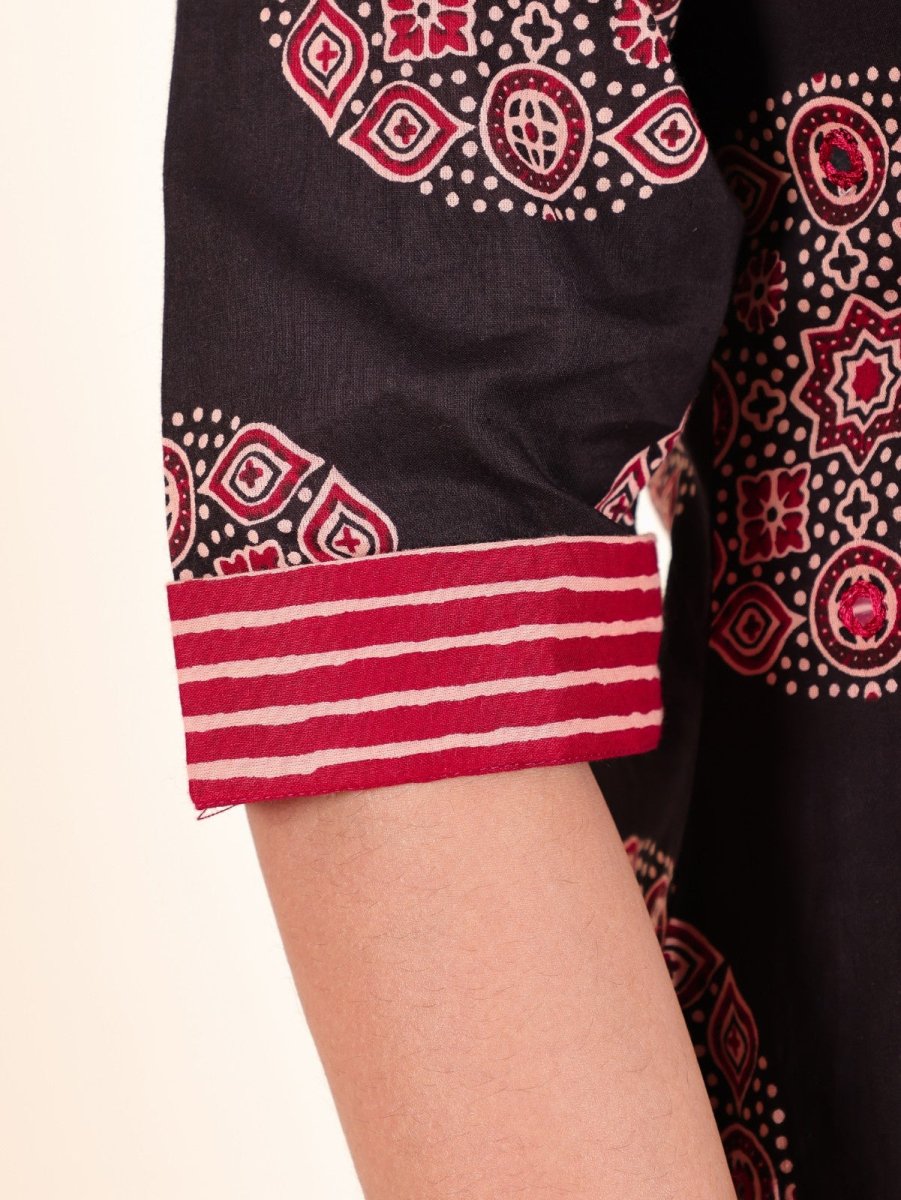 Aramya Pathani Soft Cotton Ajrakh Print Women's Kurta - Black
