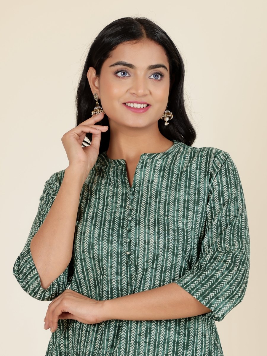 Aramya Straight Soft Cotton Striped Print Women's Kurta - Green