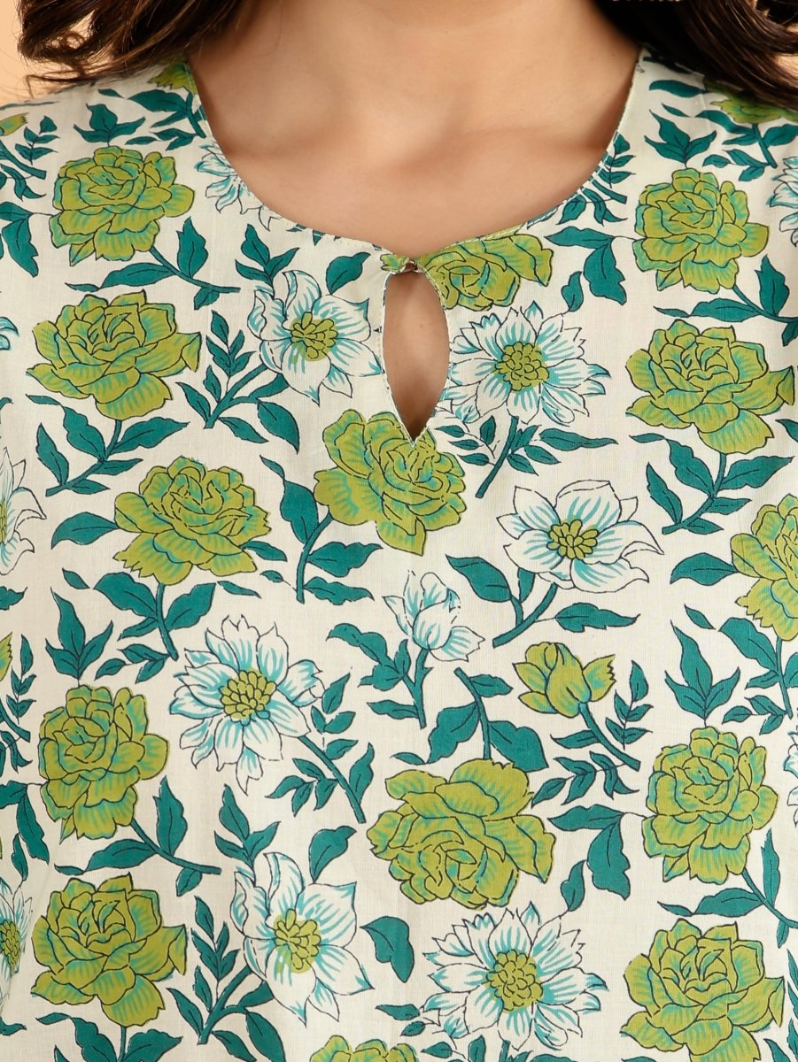 Aramya Straight Soft Cotton Floral Print Women's Kurta - Green