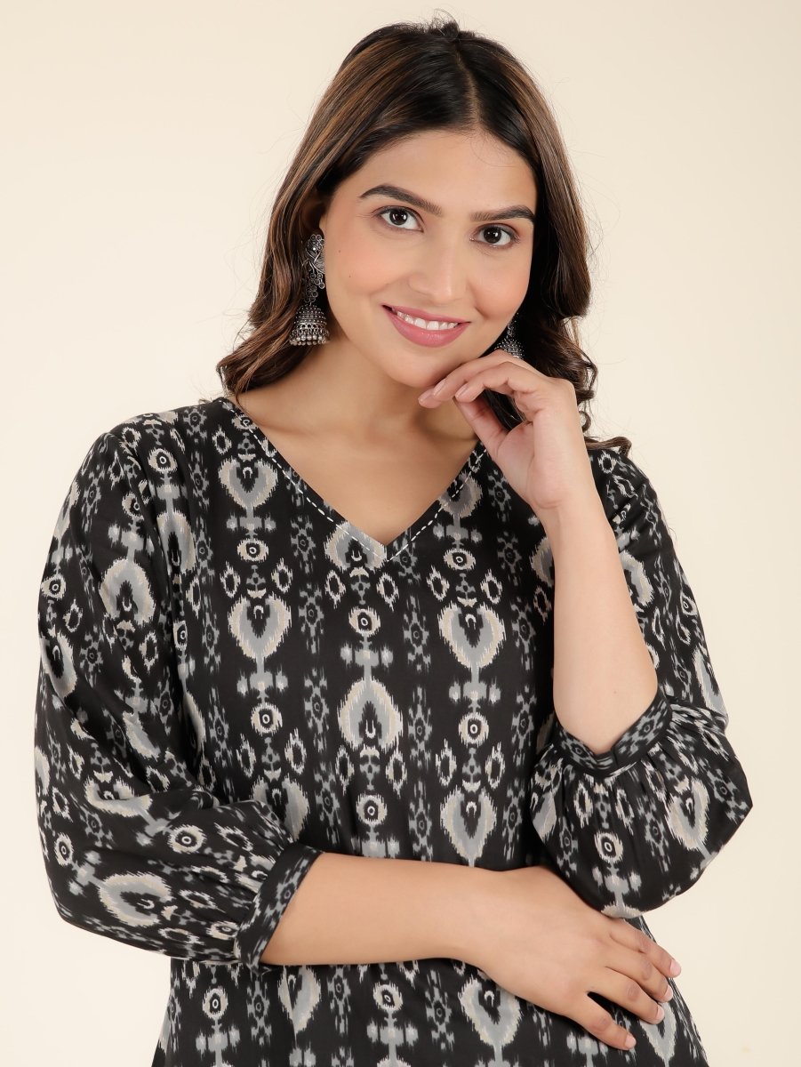 Aramya Straight Soft Cotton Ikat Print Women's Kurta - Black