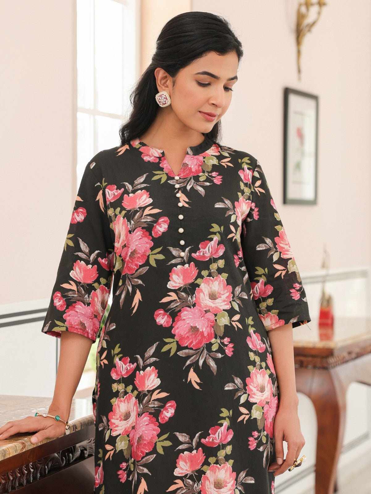 Aramya Straight Linen Cotton Floral Print Women's Kurta - Black