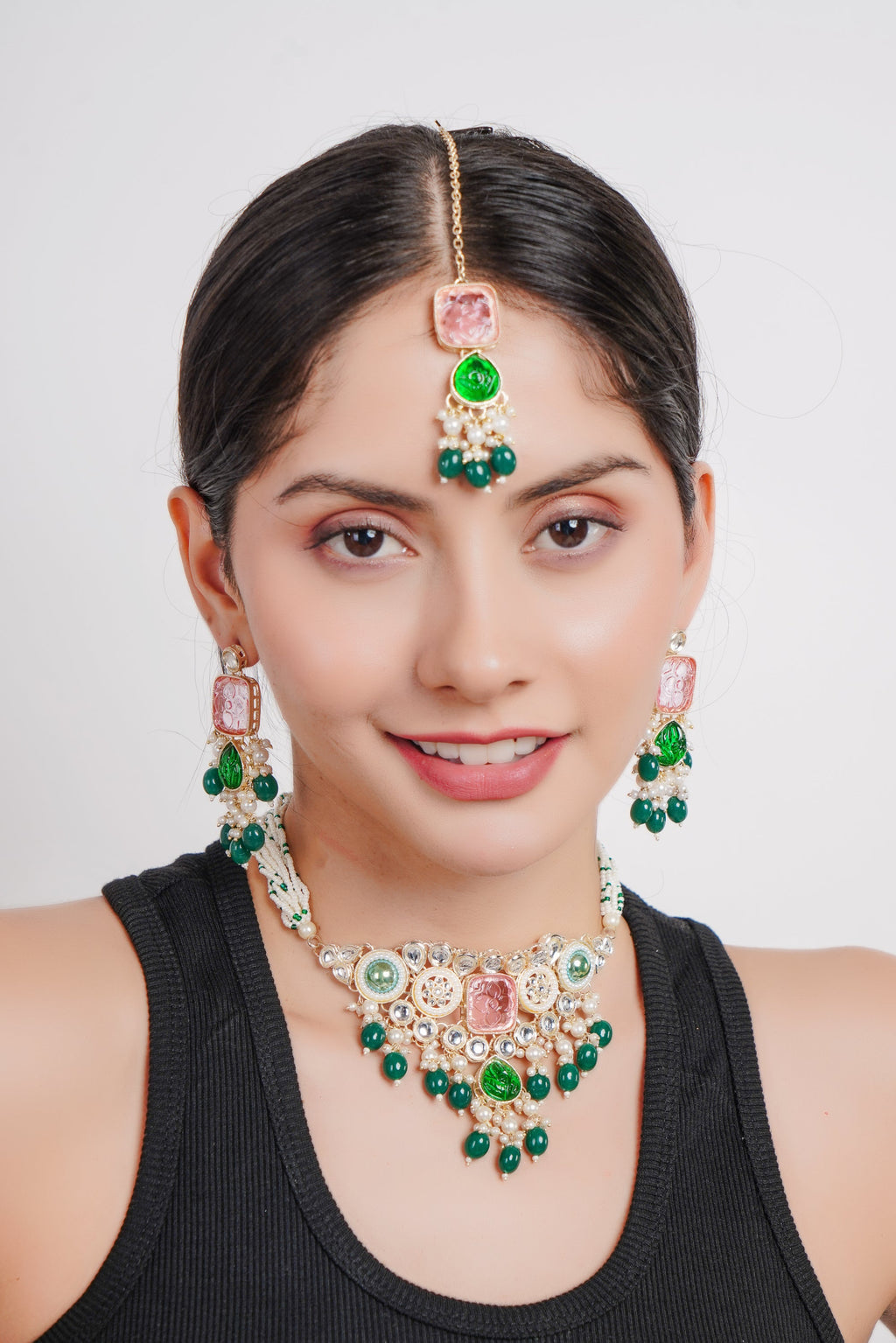 Divisha Alloy Gold-plated Trendy Multicolour Choker Pearl Jewellery Set