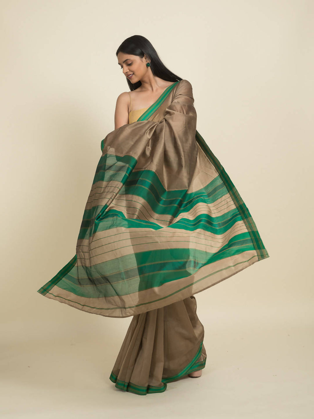Suta Brown Green Zari Silk Cotton Maheshwari Saree