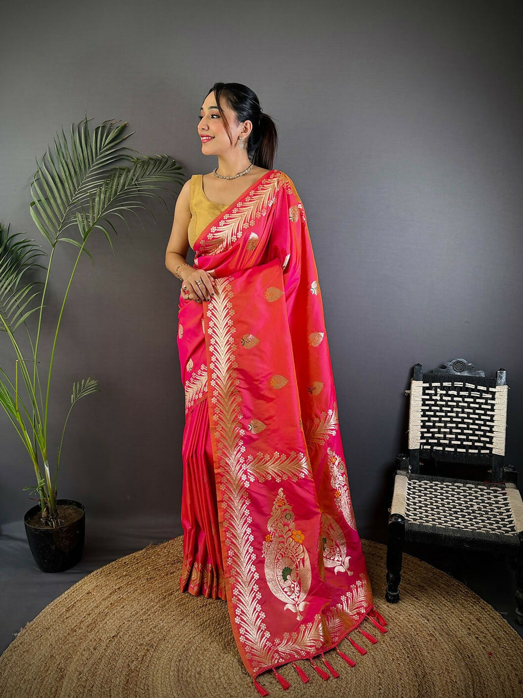Joban Fashion Banarasi Pink Woven Soft Silk Saree