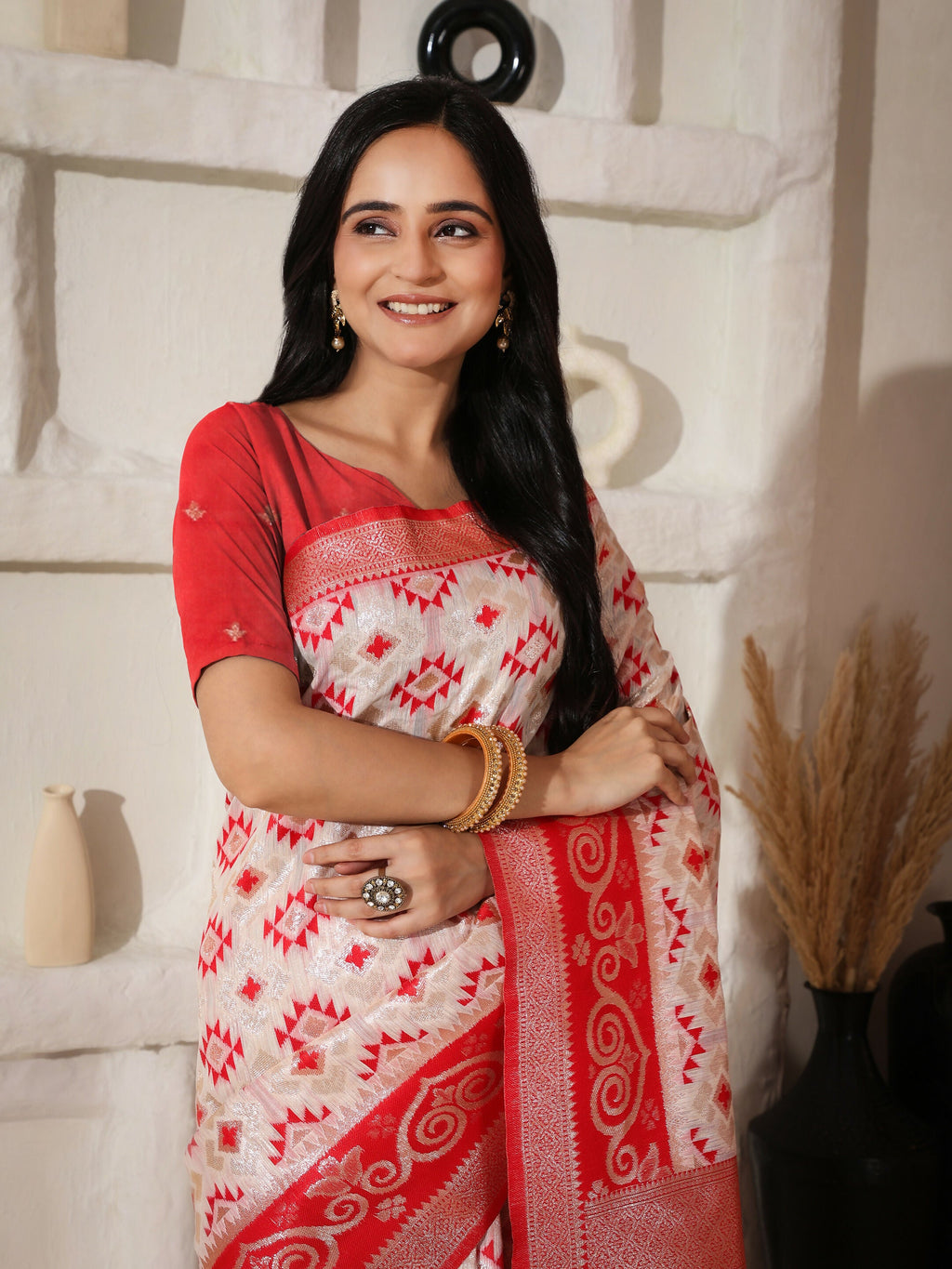 Shree Shyam Fashion Linen Cotton Red & White Saree