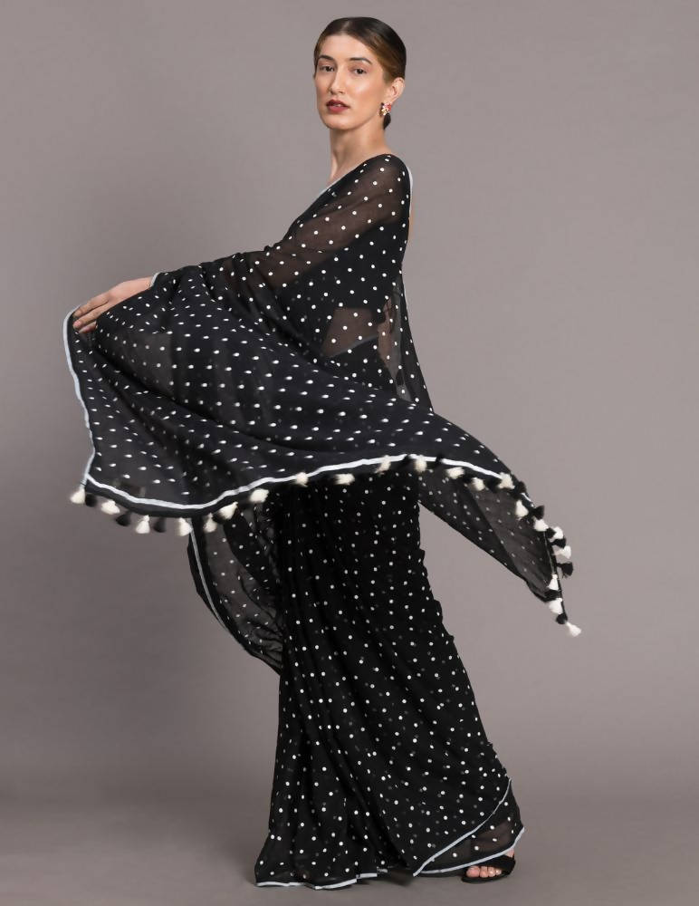 Suta Black White Polka Dots Printed Pure Cotton Saree