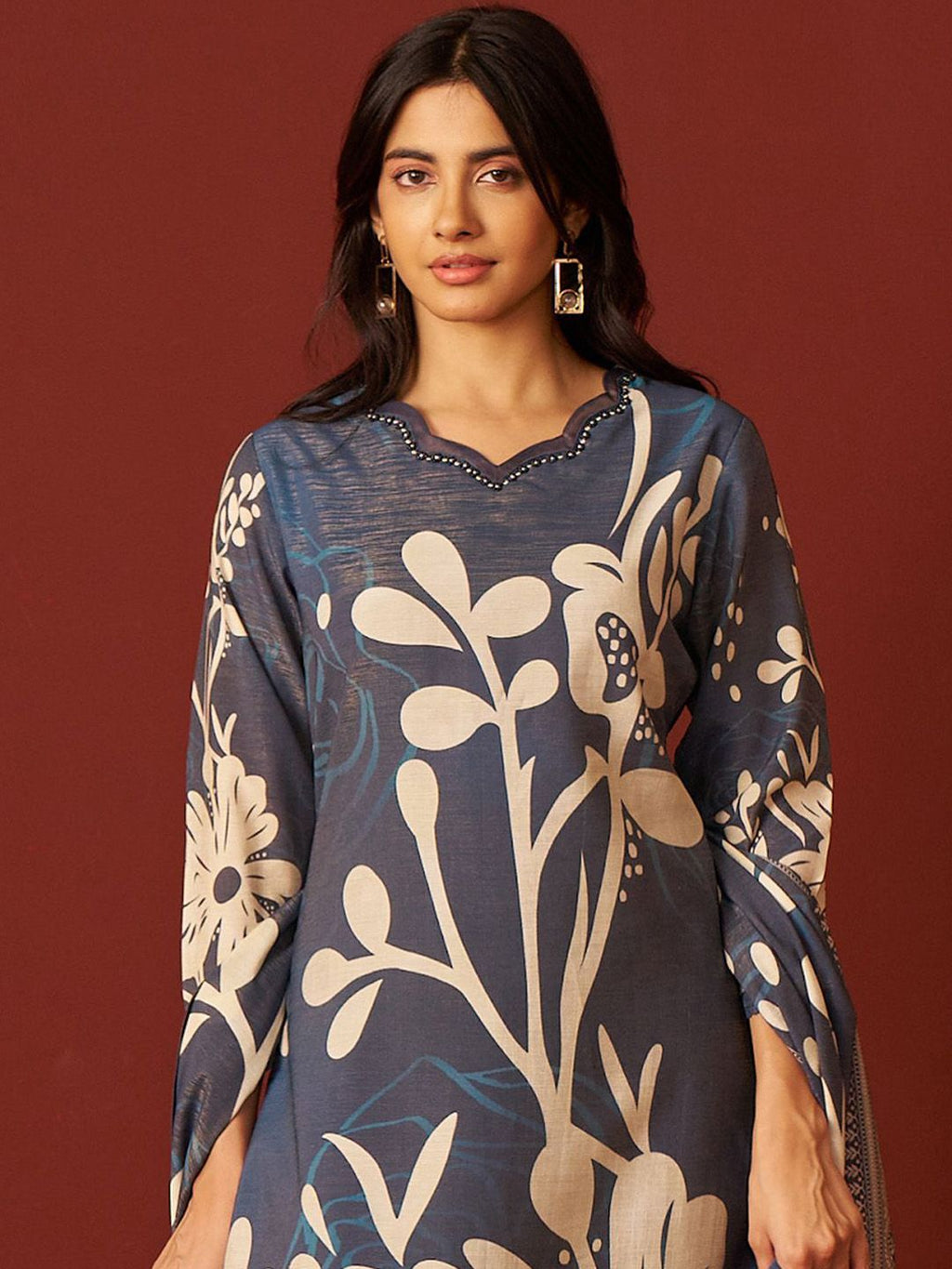 Indo Era Women Floral Printed Beads and Stones Kurta with Trousers & Dupatta Kurta Sets