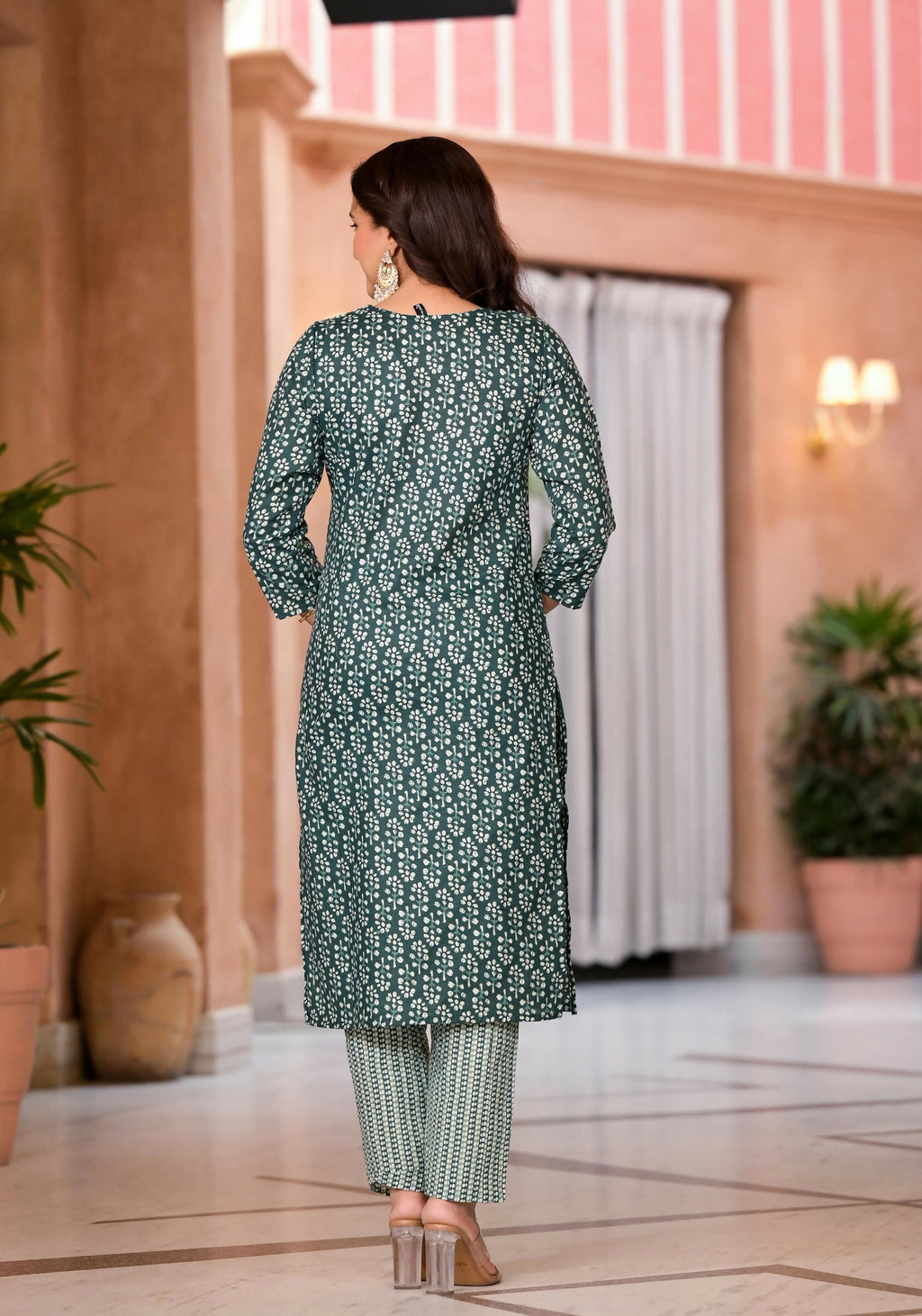 Juniper Women's Green Floral Printed Cotton Kurta Set With Thread & Mirror Work