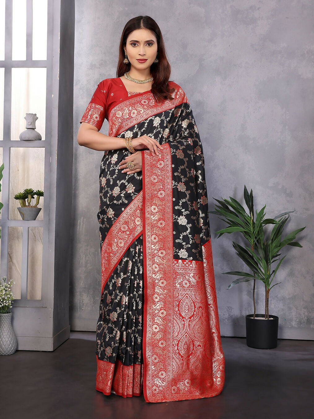 Joban Fashion Banarasi Black Woven Soft Silk Saree