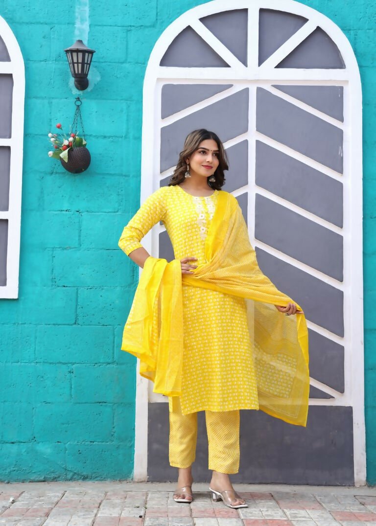 Alvano Printed Beautiful Straight Kurti with Pant and Dupatta set for Women and Girls (Yellow)