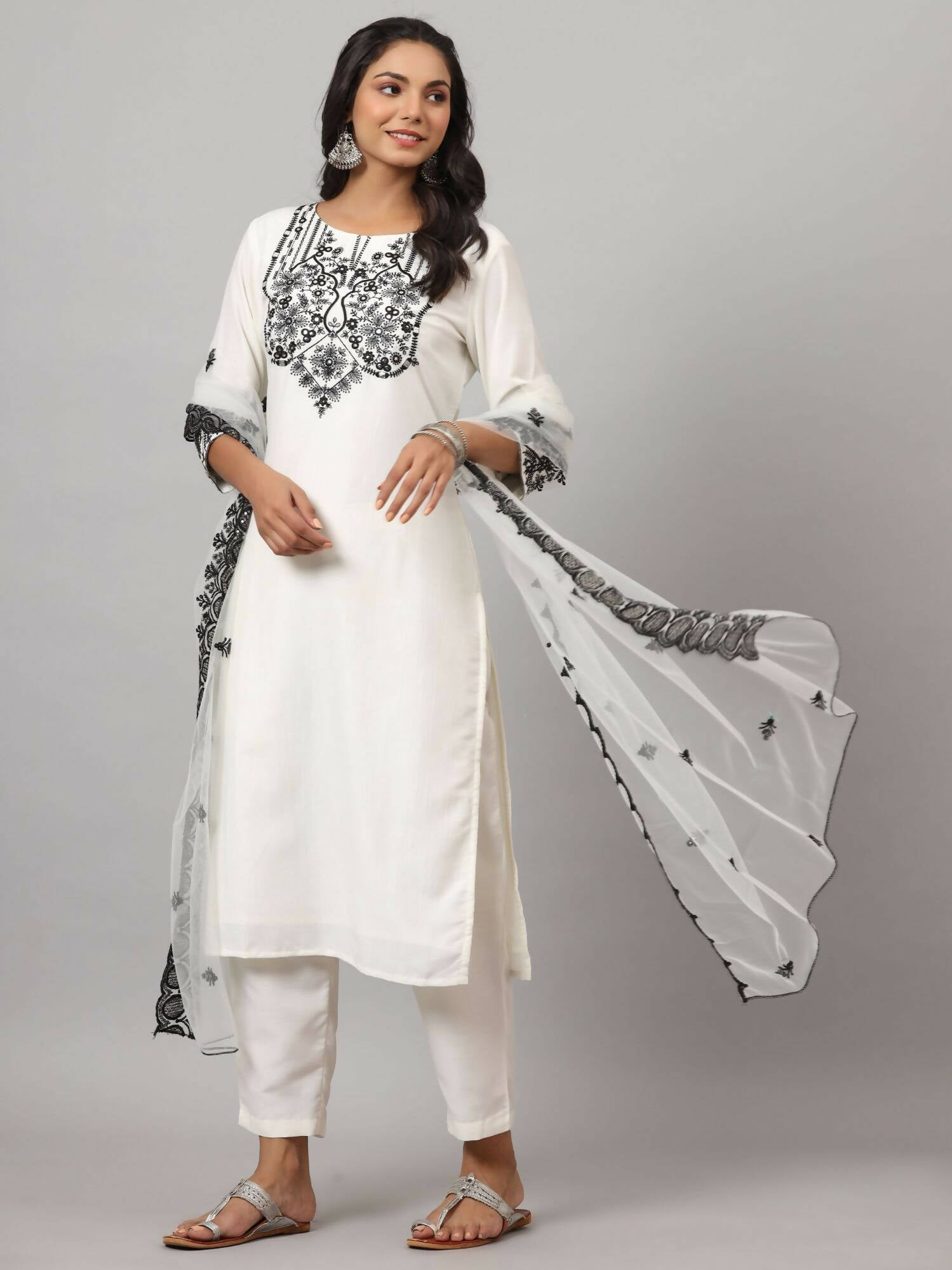 Juniper Women's White Chinnon Solid Embroidered Kurta Set