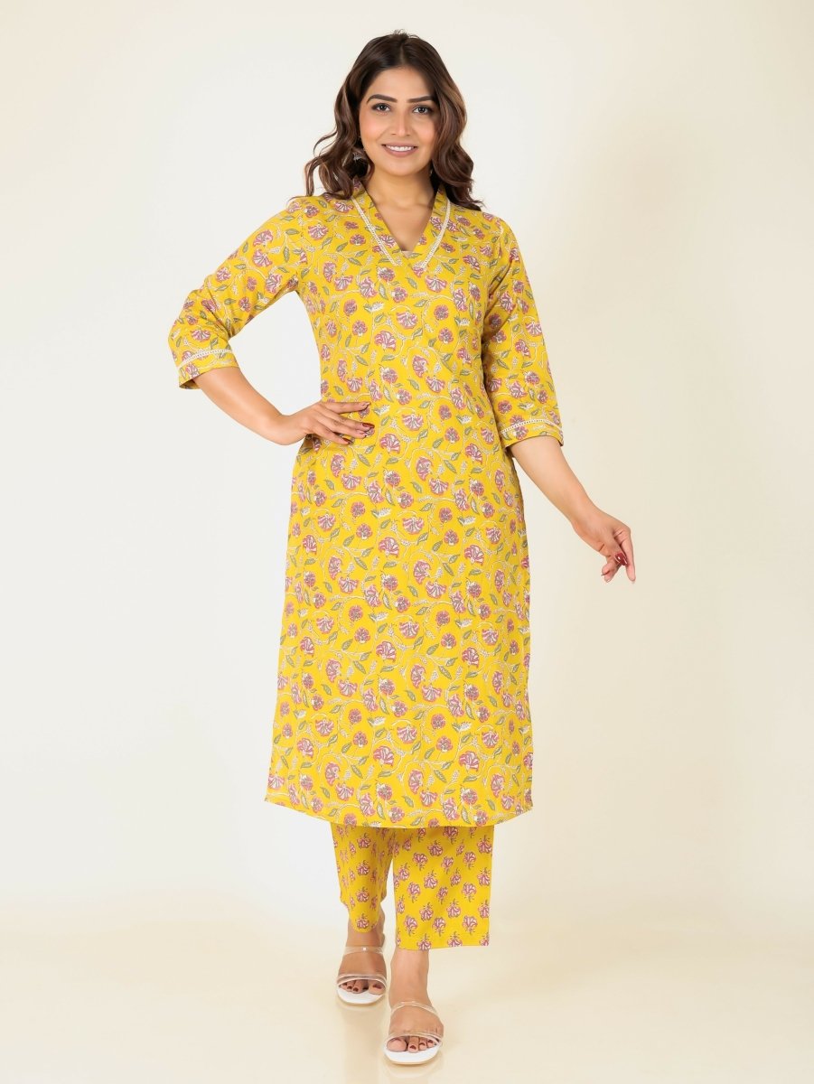 Aramya Straight Soft Cotton Floral Print Women's Kurta Set - Green