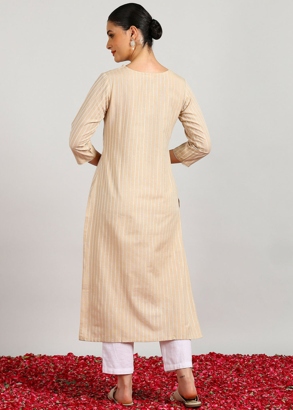 Aavyora Women's Beige Woven Striped V-Neck Kurta