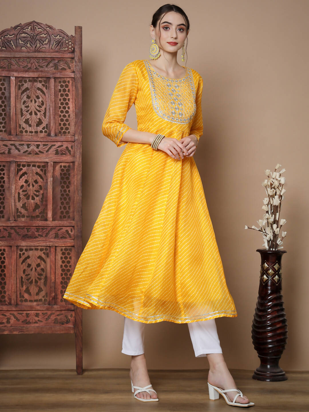 Myshka Women's Yellow Anarkali Kurta & With Dupatta