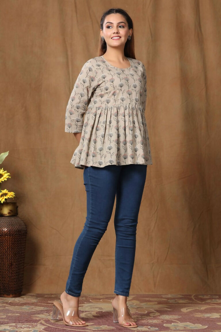 Miravan Women's Printed Short Kurti