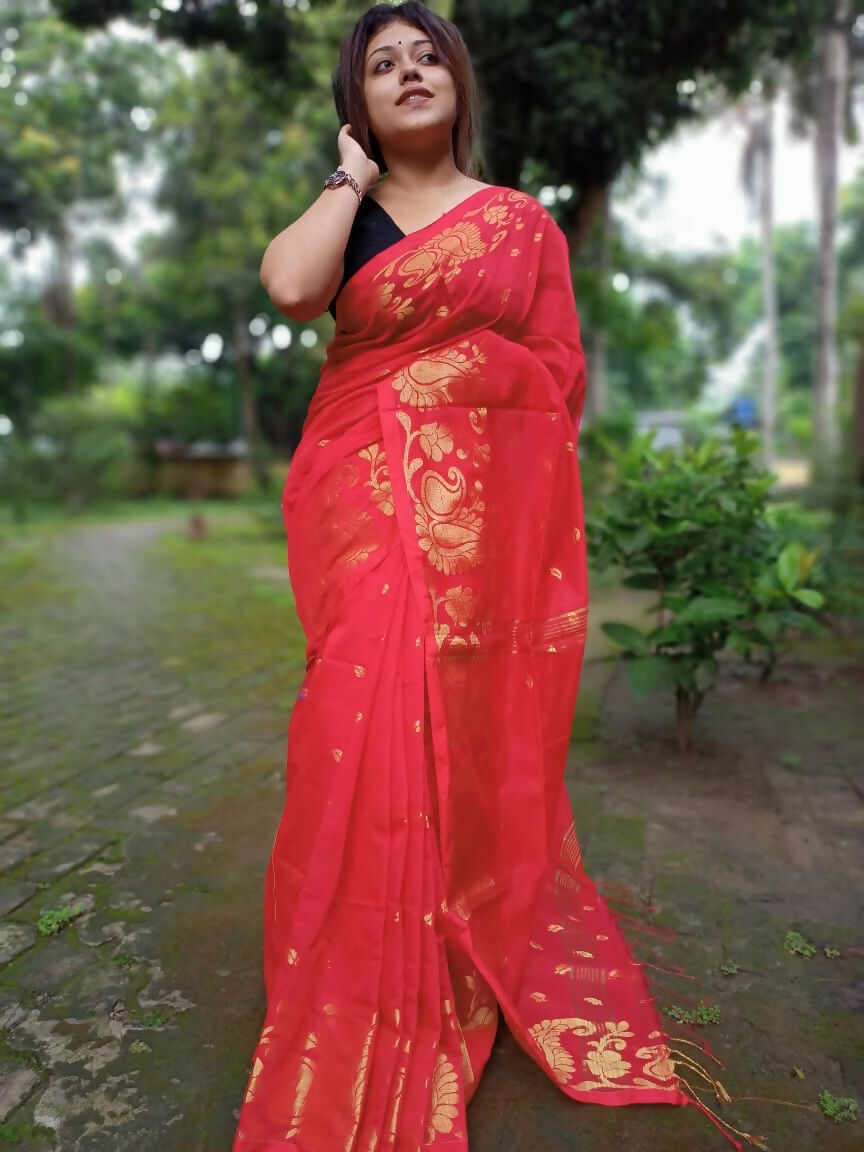 Exclusive Collection Red Beautiful Cotton Silk Saree