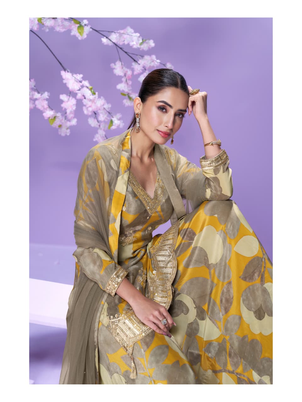 Aarshi Fashions Grey Floral Print Full Stitched Palazzo Suits