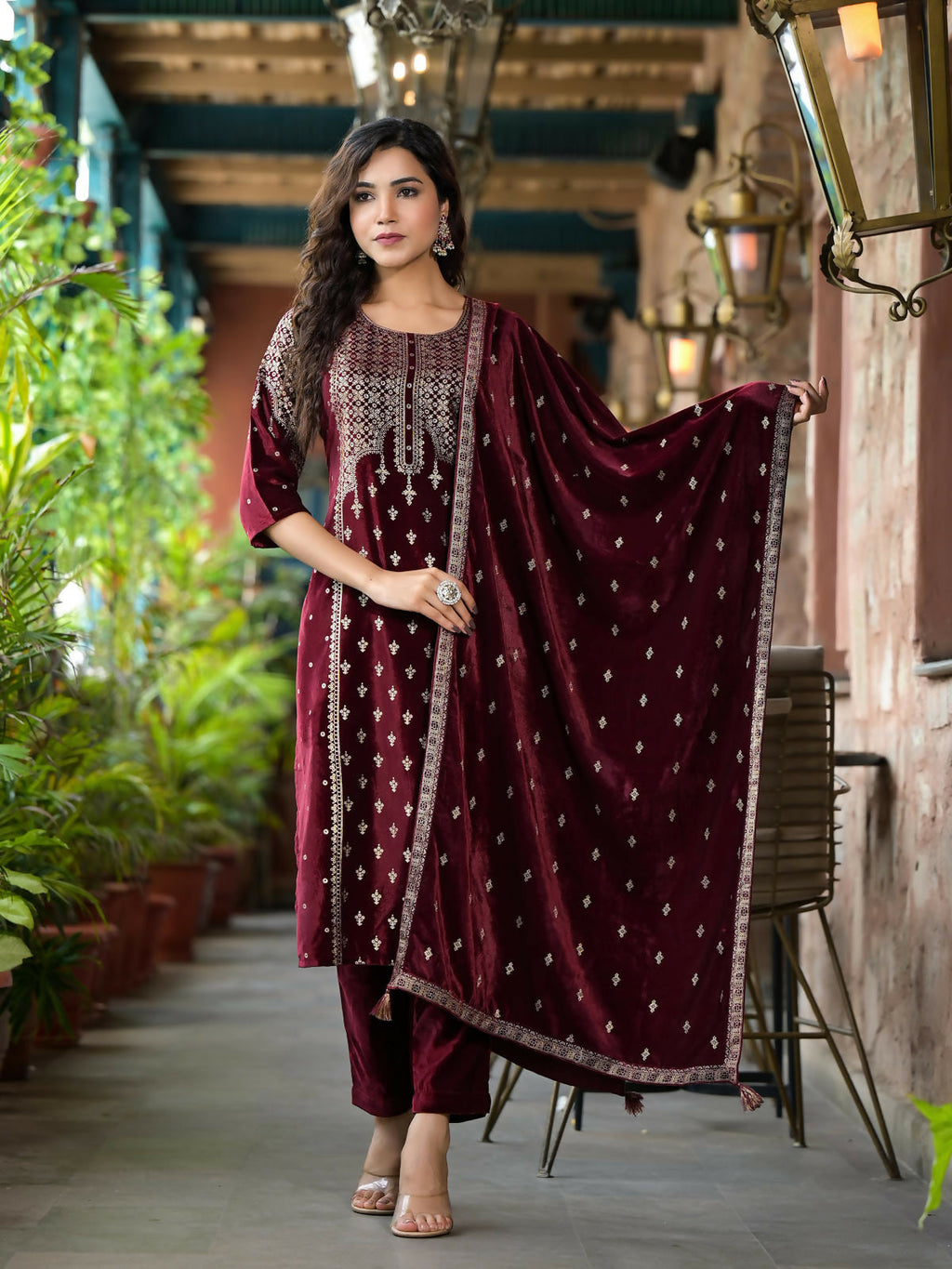 Juniper Women's Maroon Ethnic Motif Printed Velvet Kurta Set With Tassels