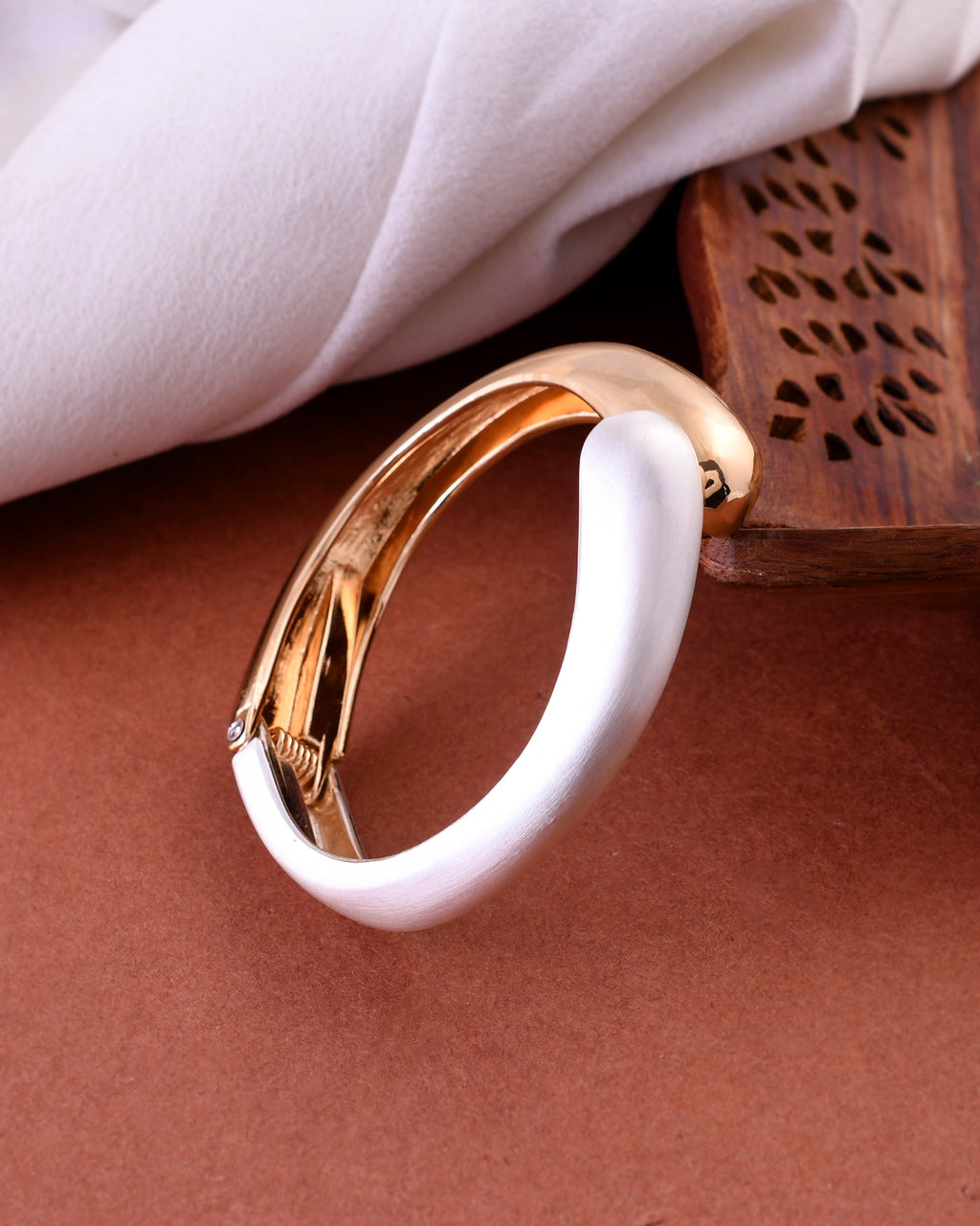 VOJ Women Stainless Steel Gold And Silver Plated Bracelet