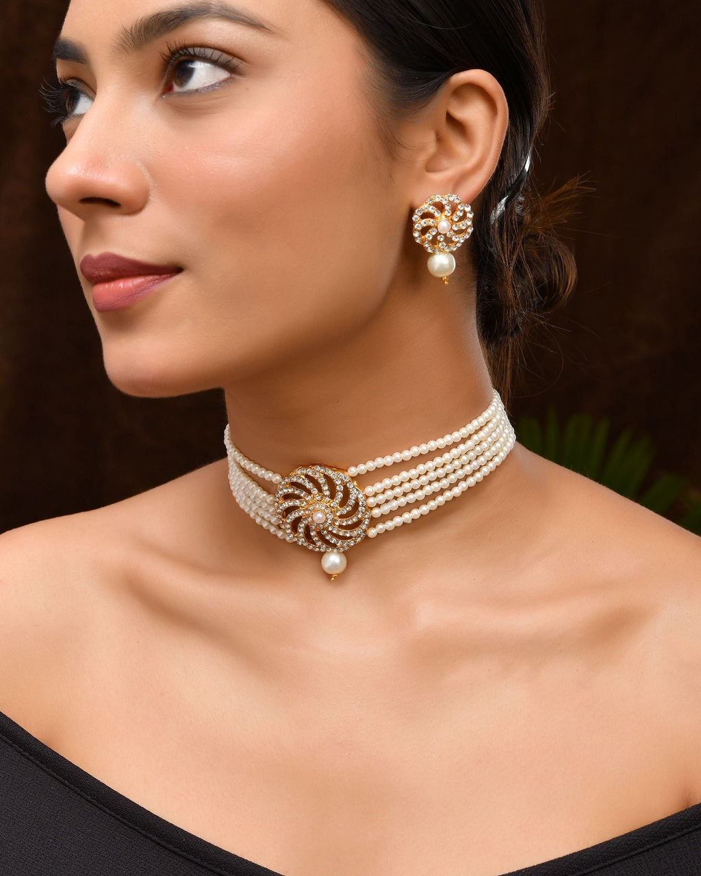 VOJ Gold Polished Stone And Pearl Studded Traditional Chokar Set
