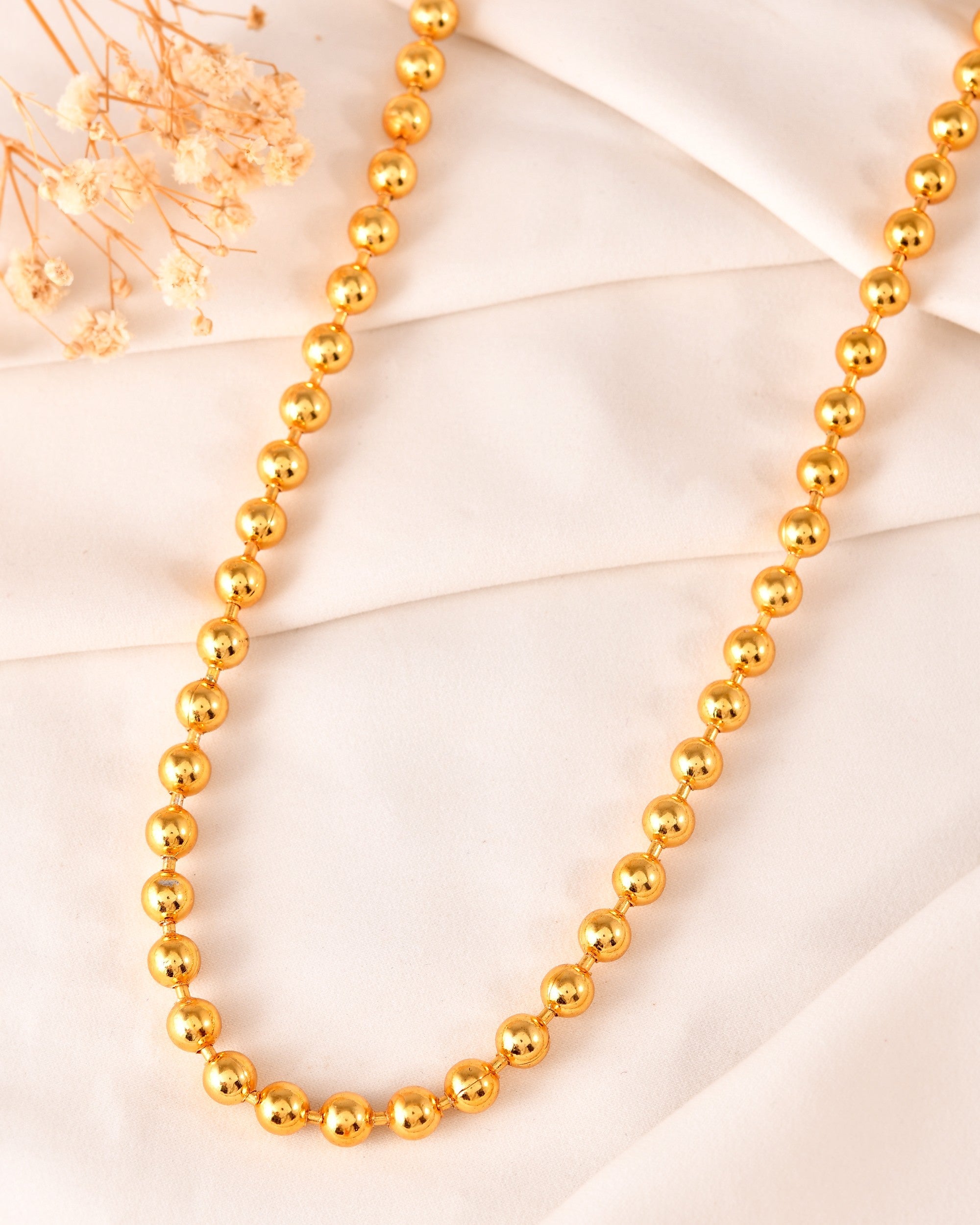 VOJ Gold Polished Ball Shaped Elegant Chain For Men
