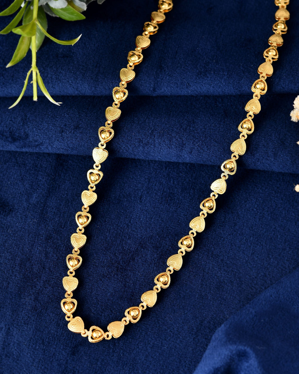 VOJ Women Gold Polished Heart Shaped Chain