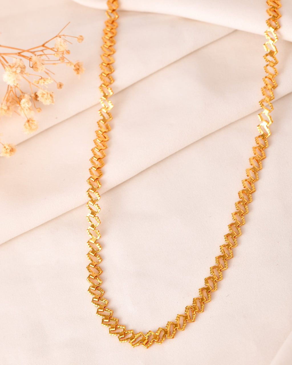 VOJ Gold Polished Designer Stainless Steel Chain For Women