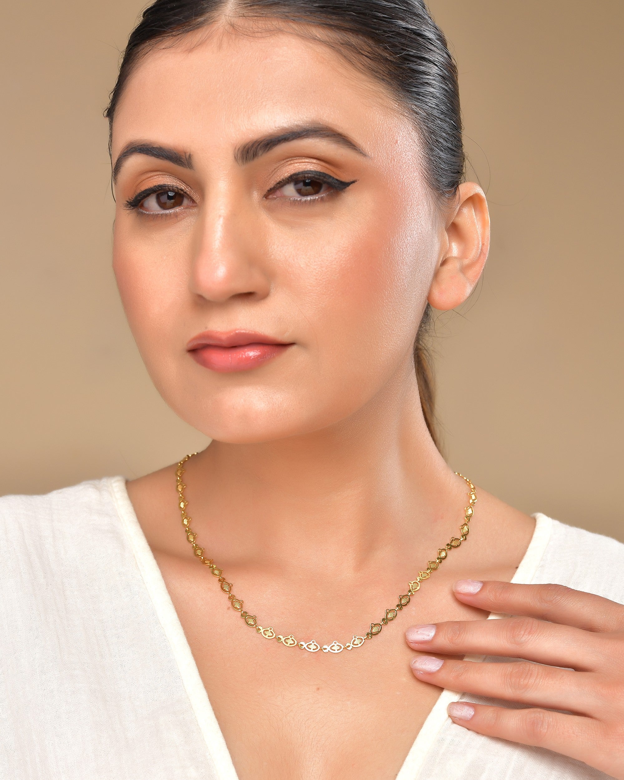 VOJ Gold Polished Oval Shaped Minimal Chain For Women