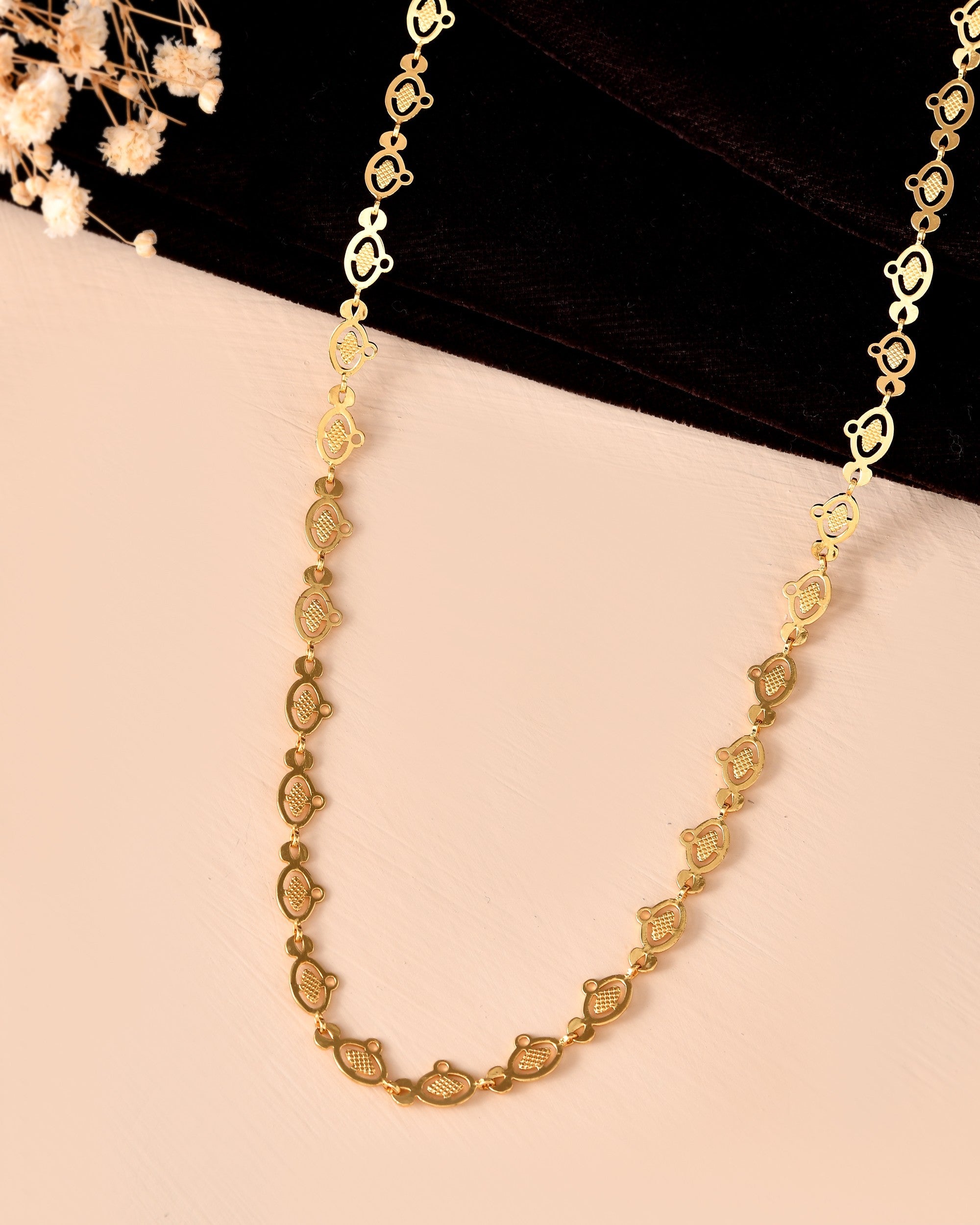 VOJ Gold Polished Oval Shaped Minimal Chain For Women