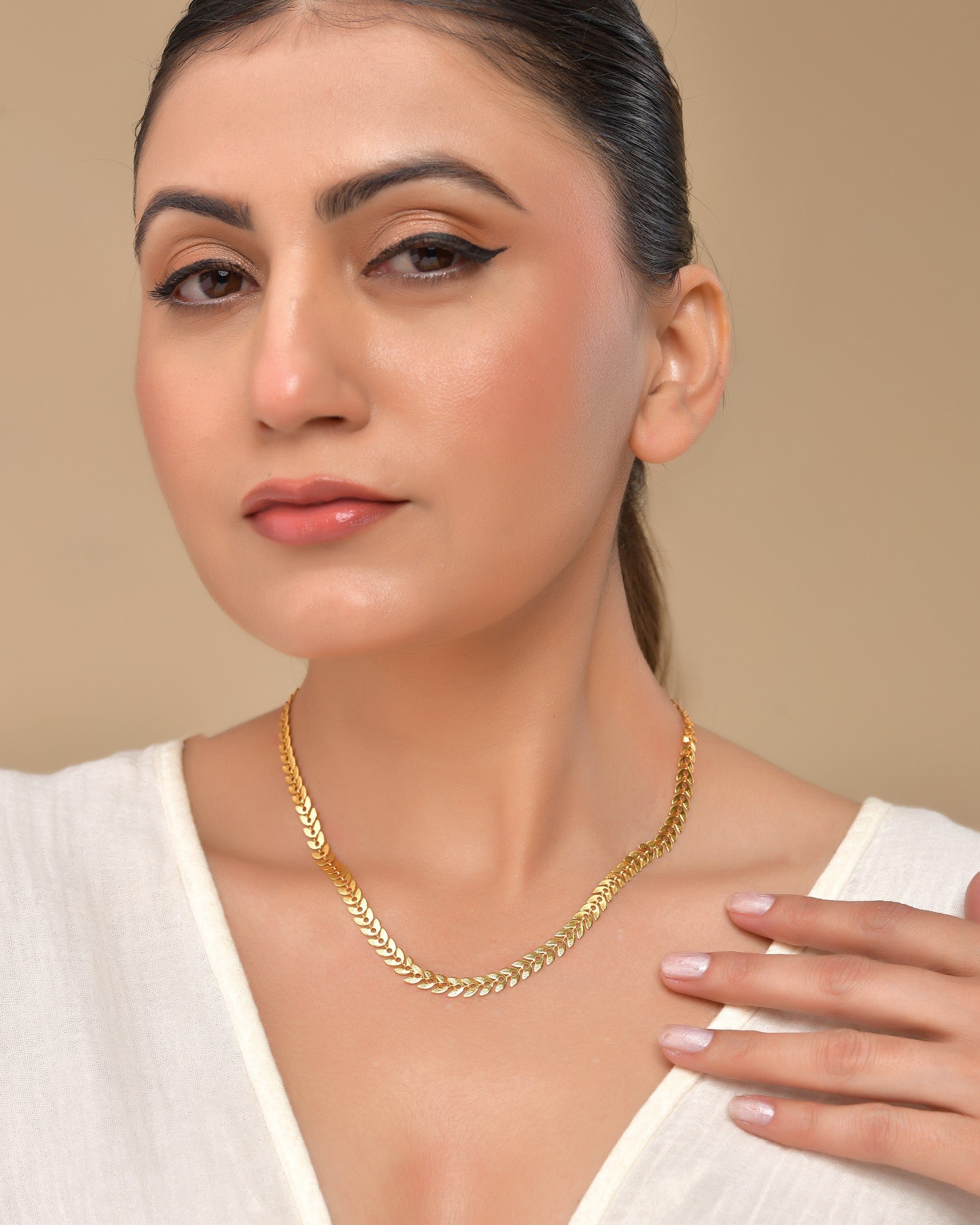 VOJ Leaf Shaped Minimal Chain For Women