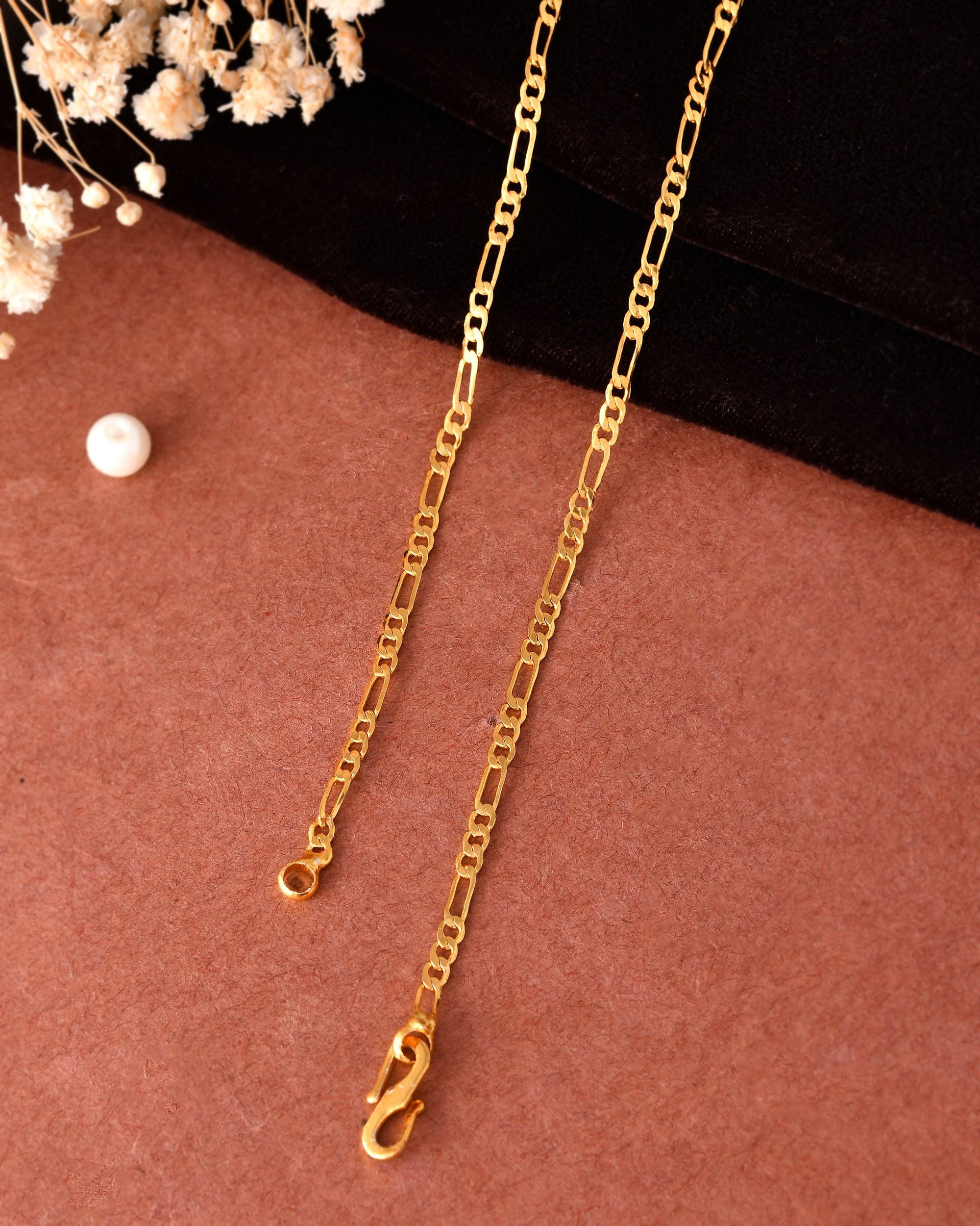 VOJ Women Stainless Steel Gold Polished Minimal Figaro Link Chain