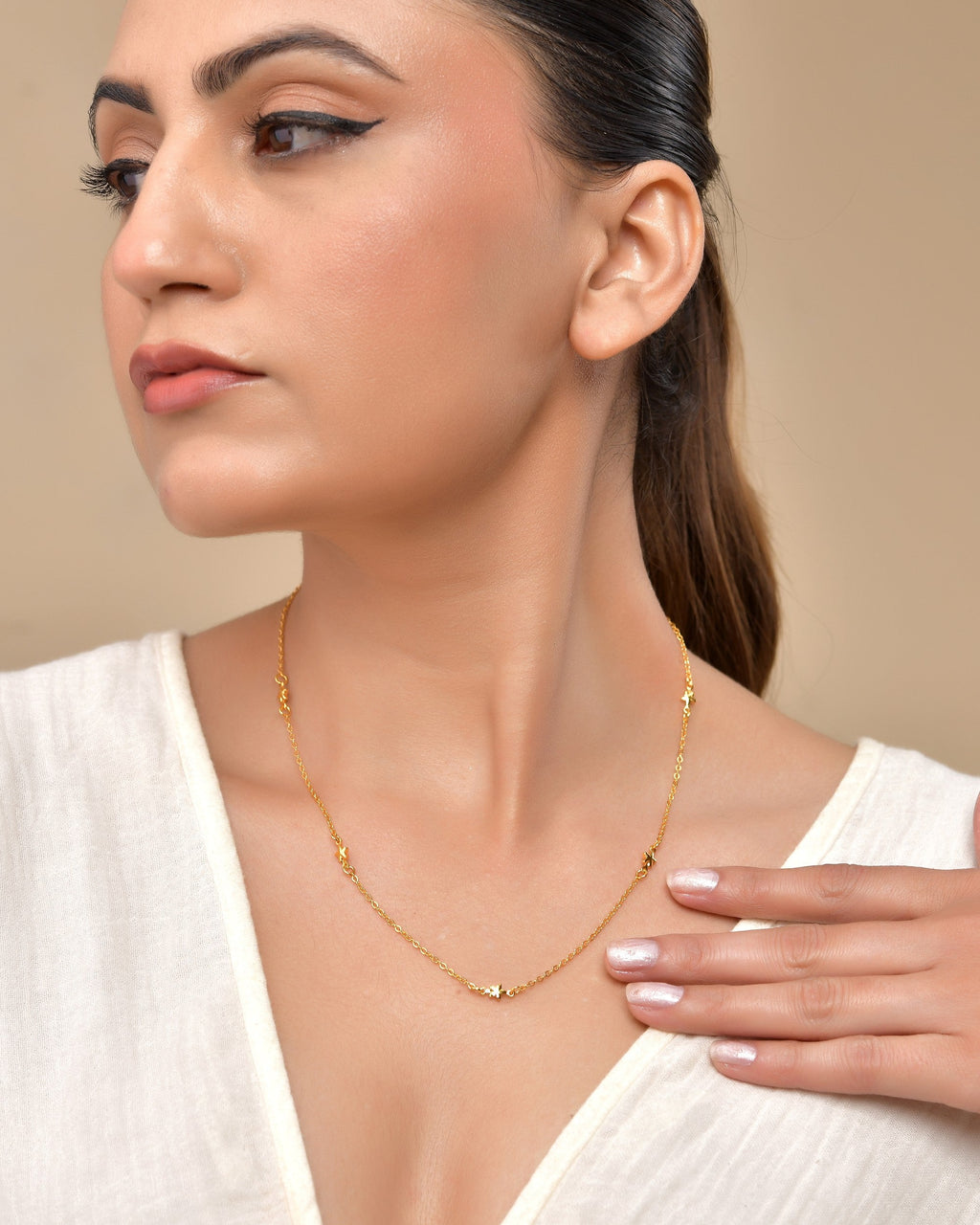VOJ Gold Polished Star Shaped Minimal Chain For Women