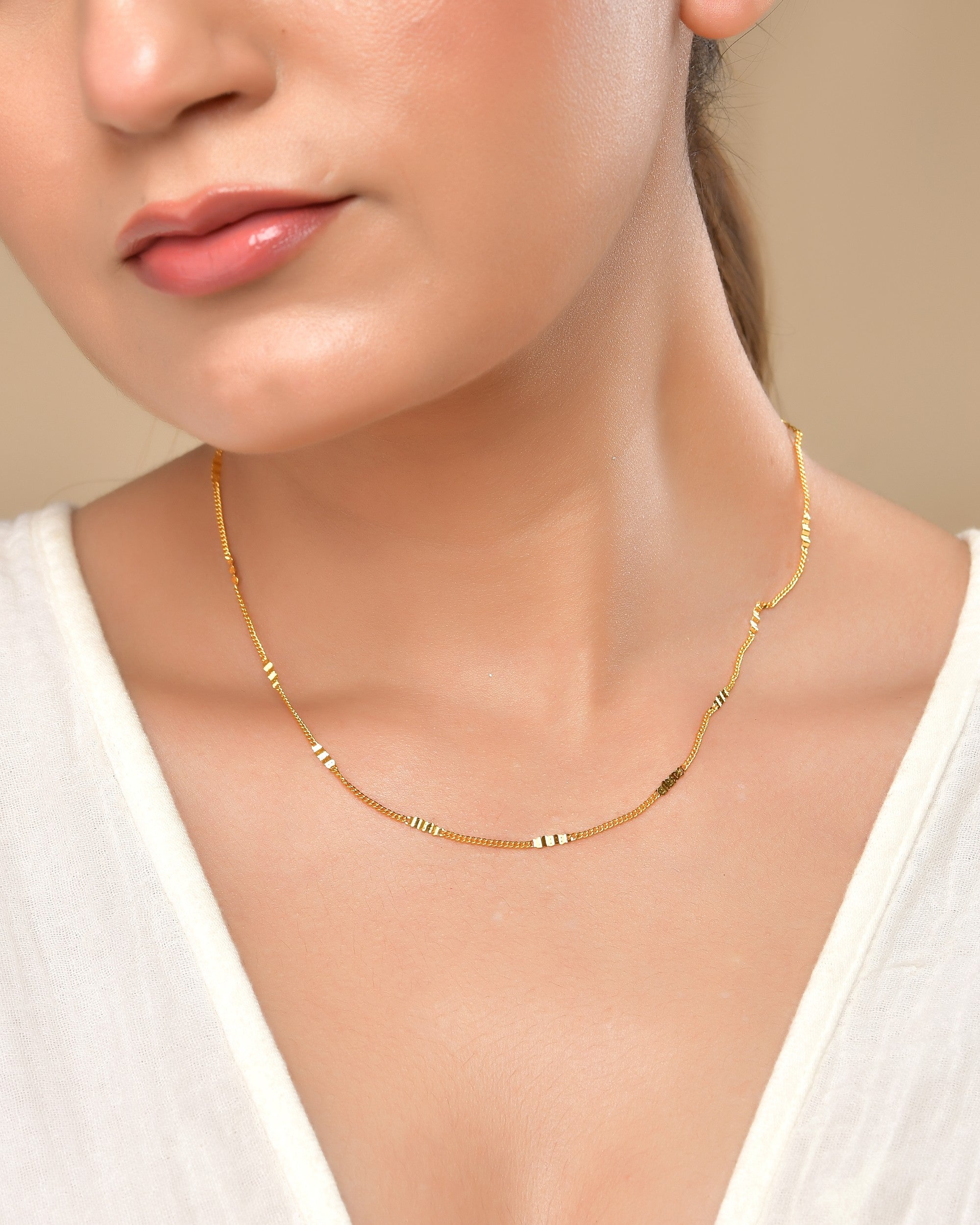 VOJ Women Stainless Steel Gold Polished Minimal Pipe Chain