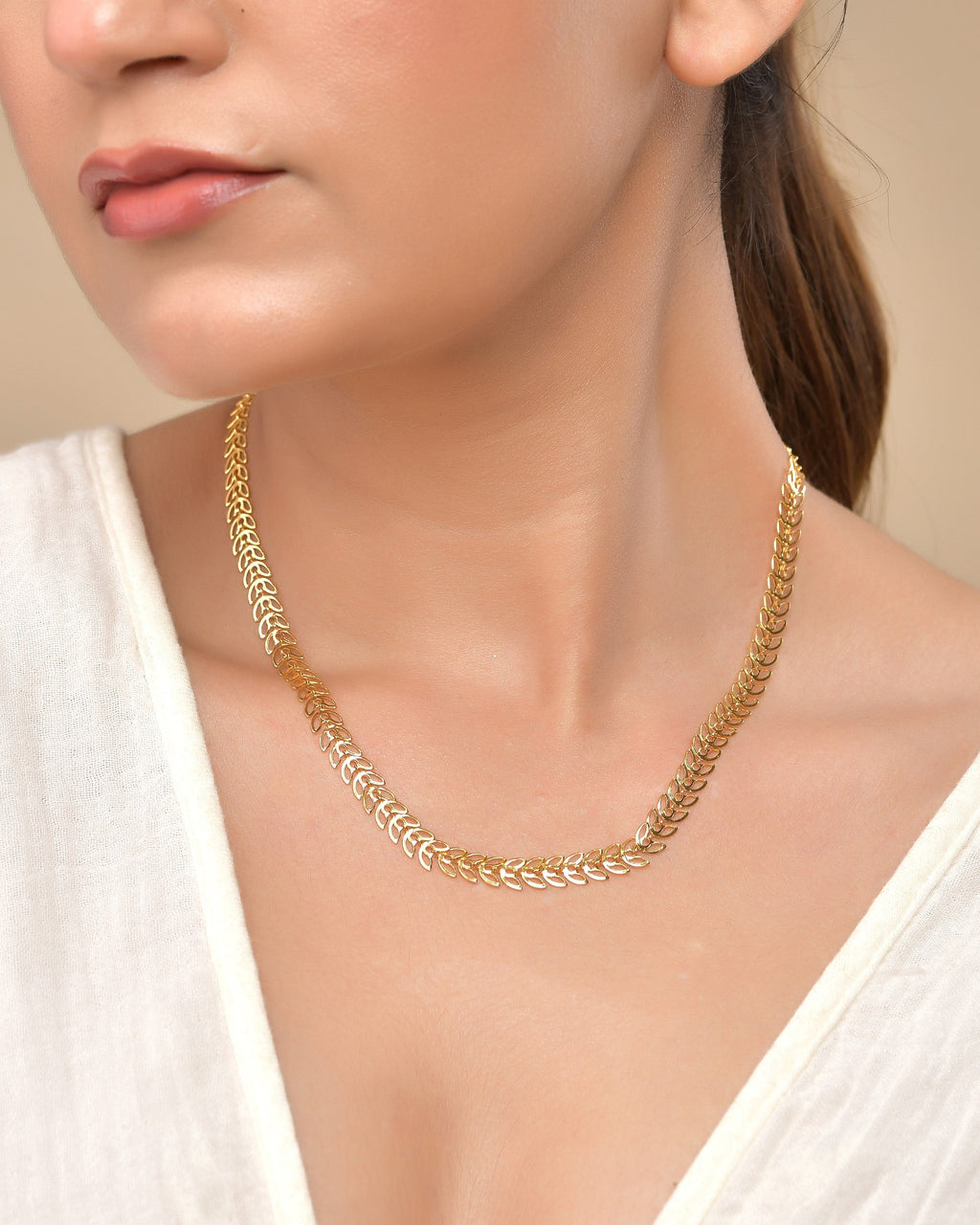 VOJ Women Gold Polished Stainless Steel Minimal Leaf Chain